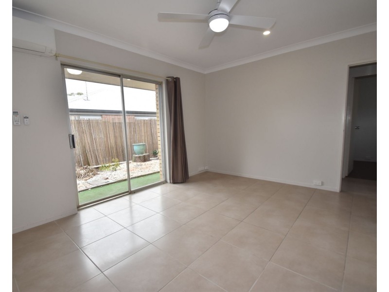2/235A South Street, South Toowoomba QLD 4350