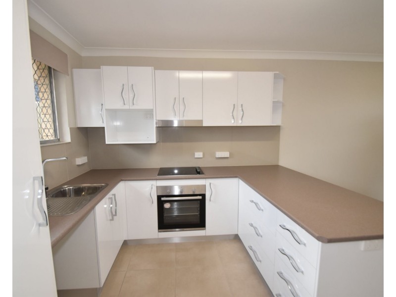 2/235A South Street, South Toowoomba QLD 4350