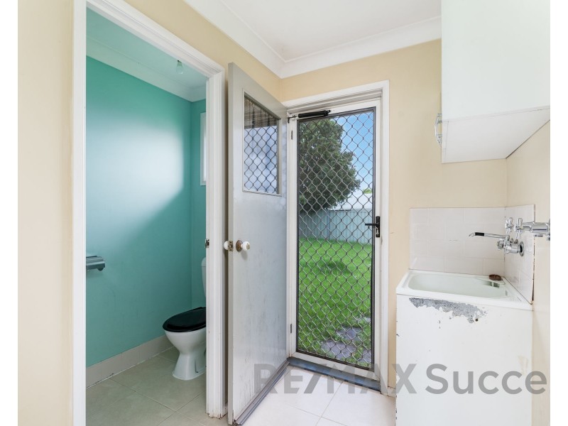 152 Hursley Road, Glenvale QLD 4350