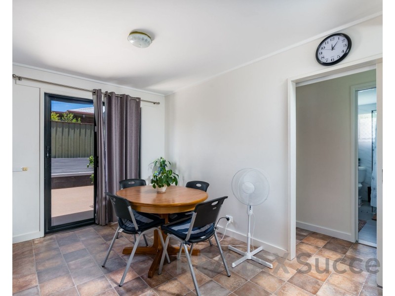 2/4 Brendanbri Street, Kearneys Spring QLD 4350