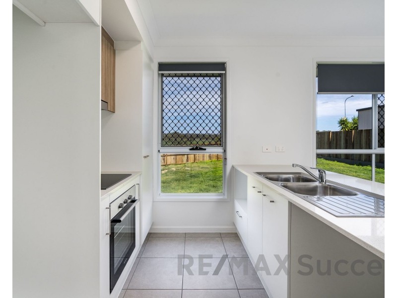 2 Honora Street, Meringandan West QLD 4352