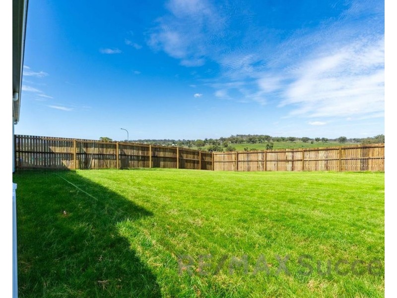 2 Honora Street, Meringandan West QLD 4352