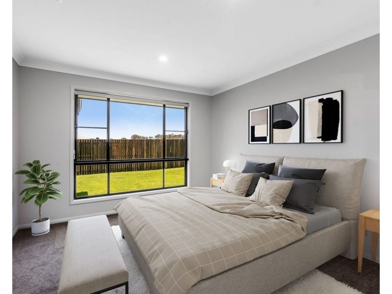 2 Tyrone Street, Middle Ridge QLD 4350