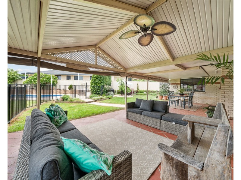 8 Schloss Court, Westbrook QLD 4350