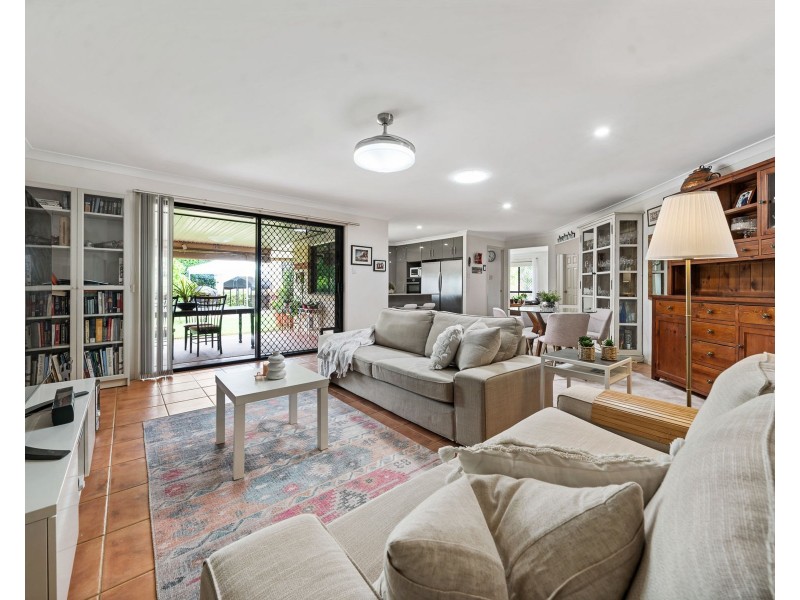 8 Schloss Court, Westbrook QLD 4350