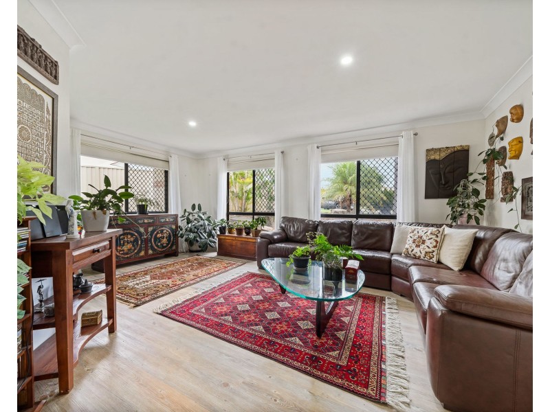 8 Schloss Court, Westbrook QLD 4350