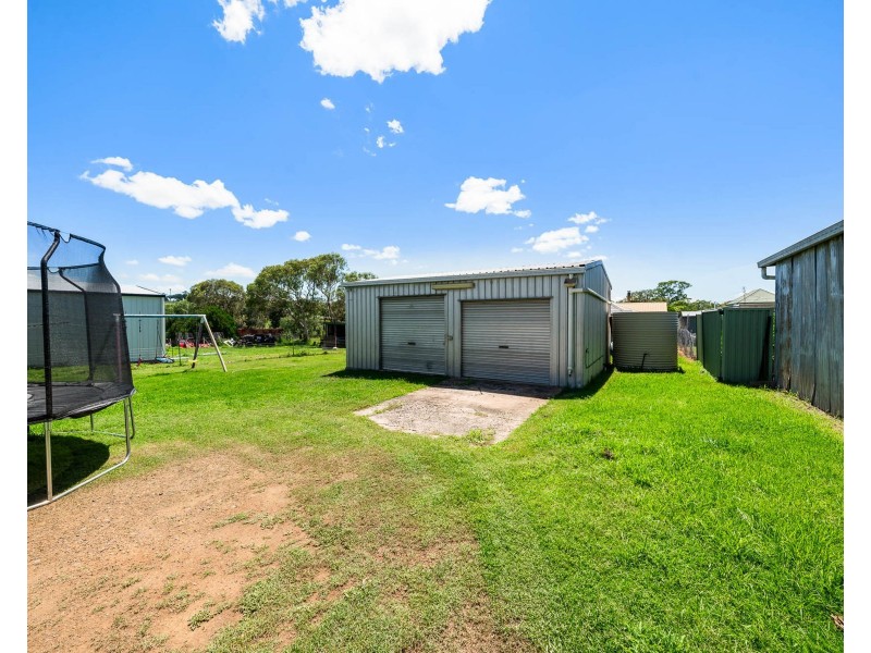 32 Barker Street, Goombungee QLD 4354