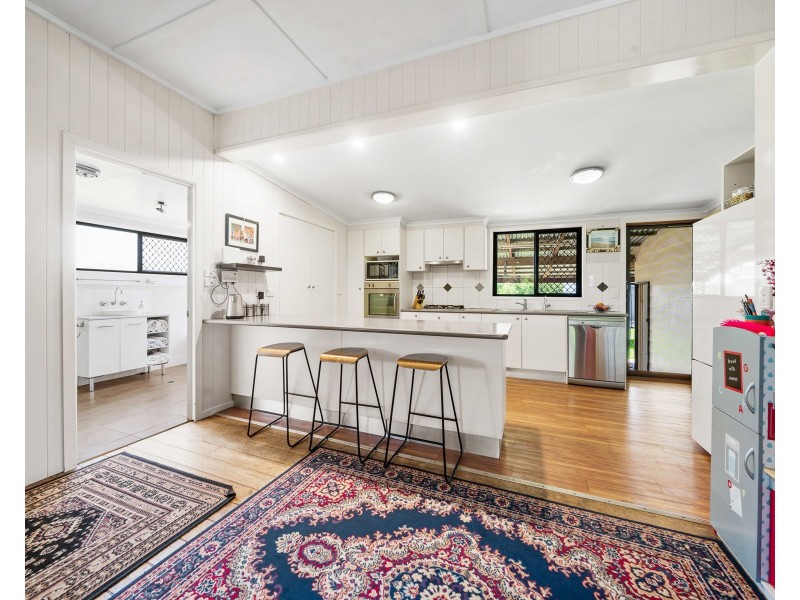 32 Barker Street, Goombungee QLD 4354