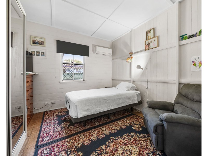 32 Barker Street, Goombungee QLD 4354