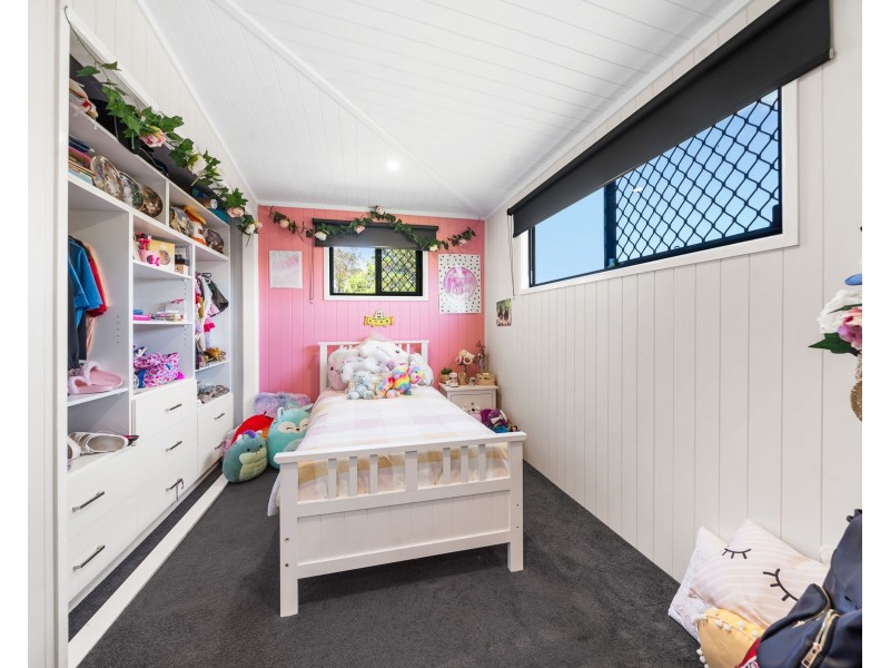 32 Barker Street, Goombungee QLD 4354