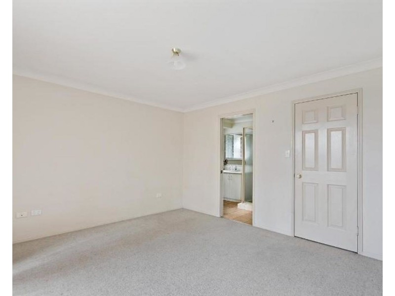4 Vanham Close, Middle Ridge QLD 4350