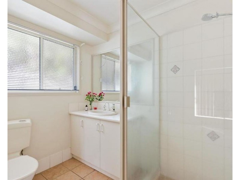 4 Vanham Close, Middle Ridge QLD 4350
