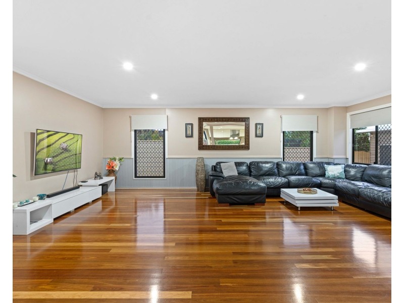 7 Pillar Street, Middle Ridge QLD 4350