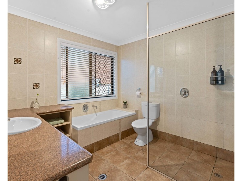 7 Pillar Street, Middle Ridge QLD 4350