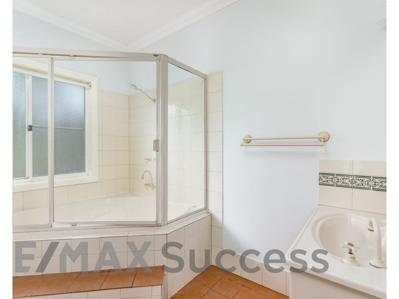 25 Granada Drive, Highfields QLD 4352