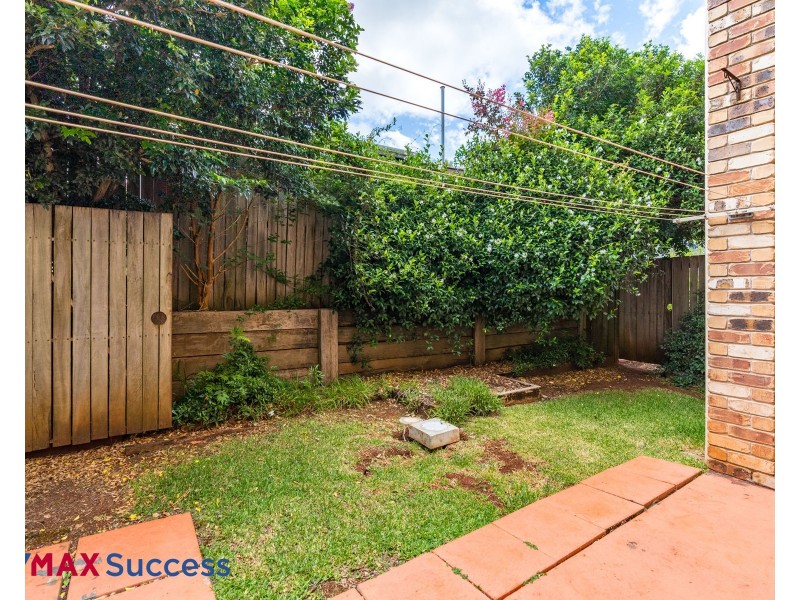 2/228 Mackenzie Street, Rangeville QLD 4350