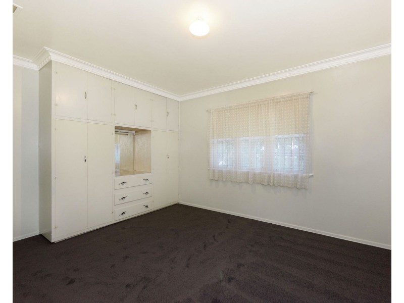 293B West Street, Harristown QLD 4350