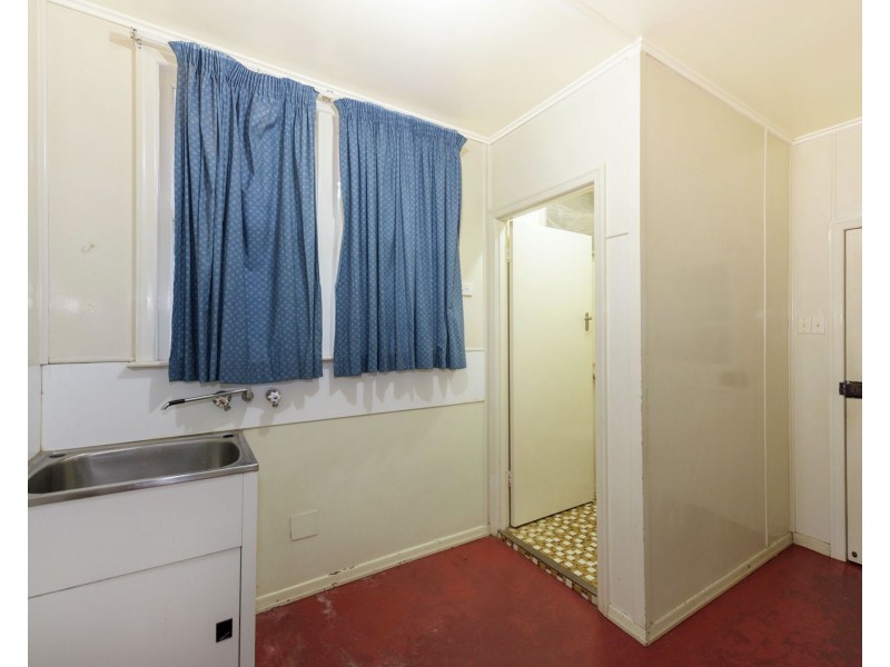 293B West Street, Harristown QLD 4350