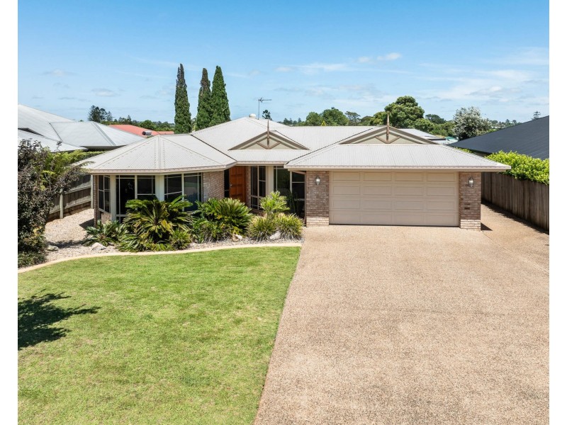 5 Shelton Crescent, Kearneys Spring QLD 4350