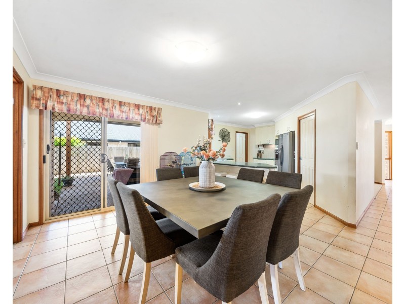 5 Shelton Crescent, Kearneys Spring QLD 4350
