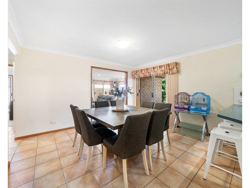 5 Shelton Crescent, Kearneys Spring QLD 4350