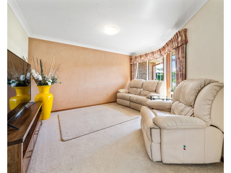 5 Shelton Crescent, Kearneys Spring QLD 4350