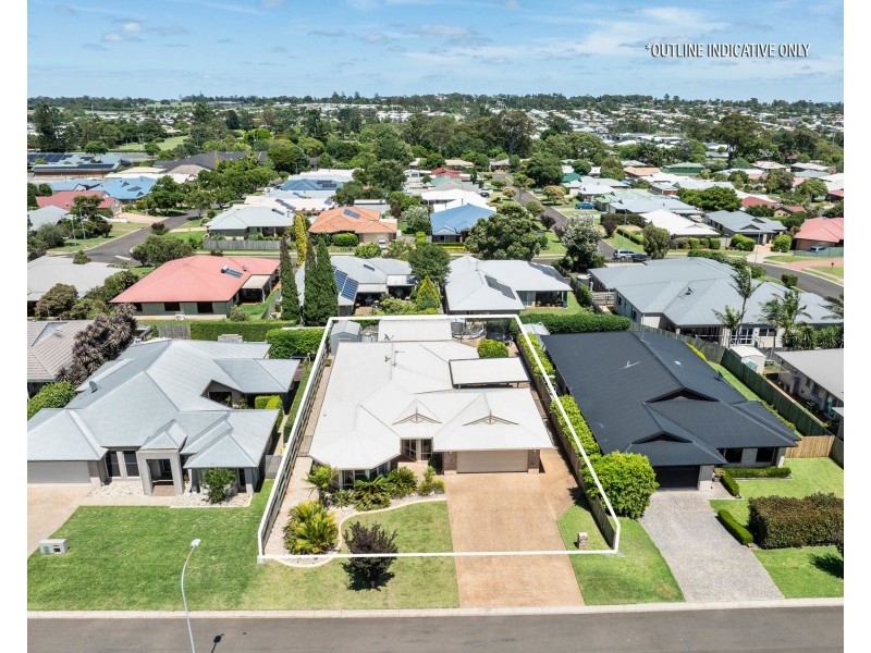5 Shelton Crescent, Kearneys Spring QLD 4350