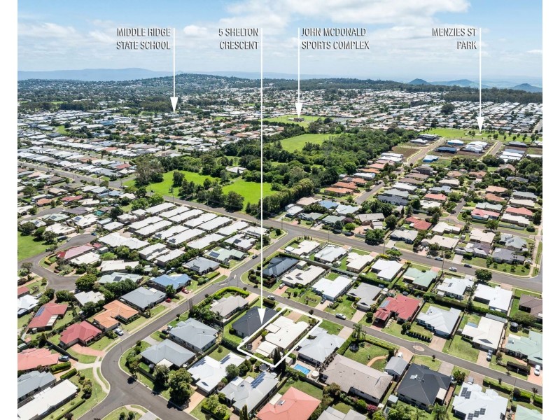 5 Shelton Crescent, Kearneys Spring QLD 4350