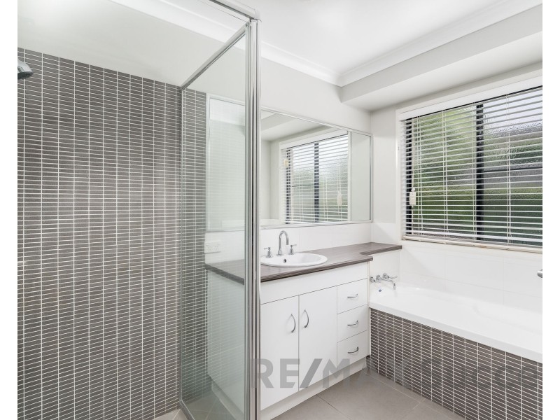 7 Liam Drive, Highfields QLD 4352