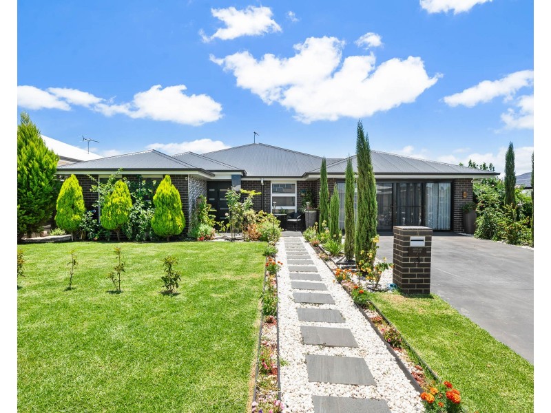 3 McMorrow Street, Kearneys Spring QLD 4350