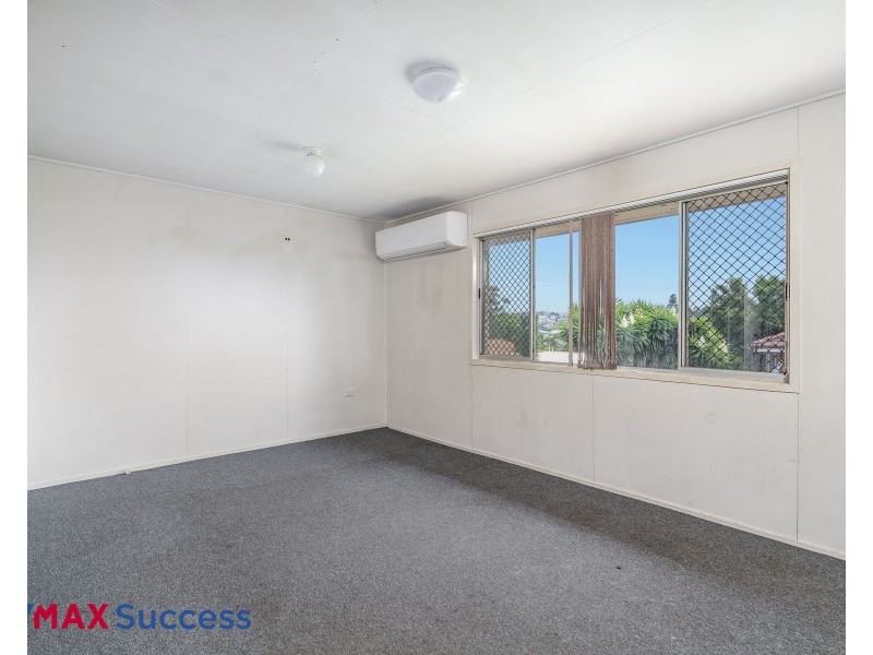 18 Festival Street, Rockville QLD 4350