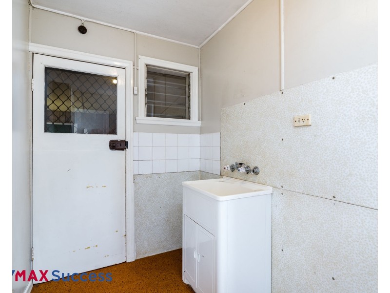 10 Teesdale Avenue, Newtown QLD 4350