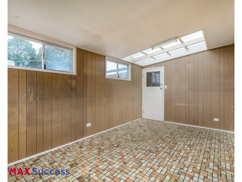 10 Teesdale Avenue, Newtown QLD 4350