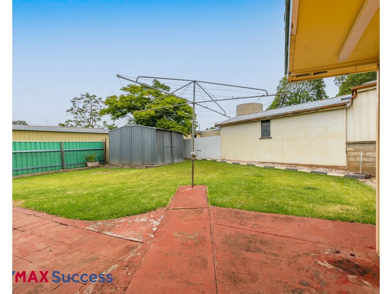 10 Teesdale Avenue, Newtown QLD 4350