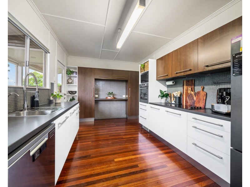 9 Erbacher Street, Centenary Heights QLD 4350