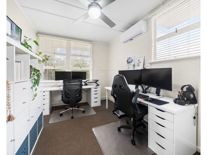 9 Erbacher Street, Centenary Heights QLD 4350