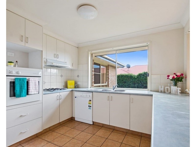 4 Vanham Close, Middle Ridge QLD 4350