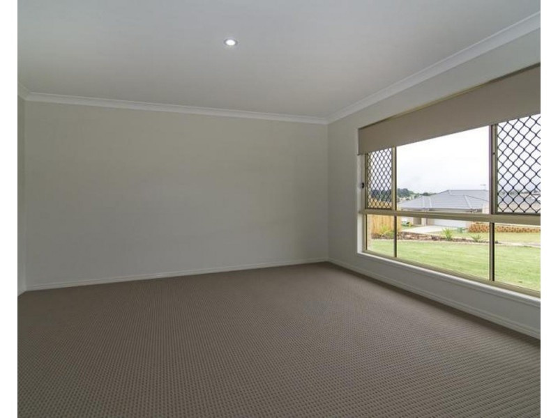 19 Sweeney Street, Kearneys Spring QLD 4350