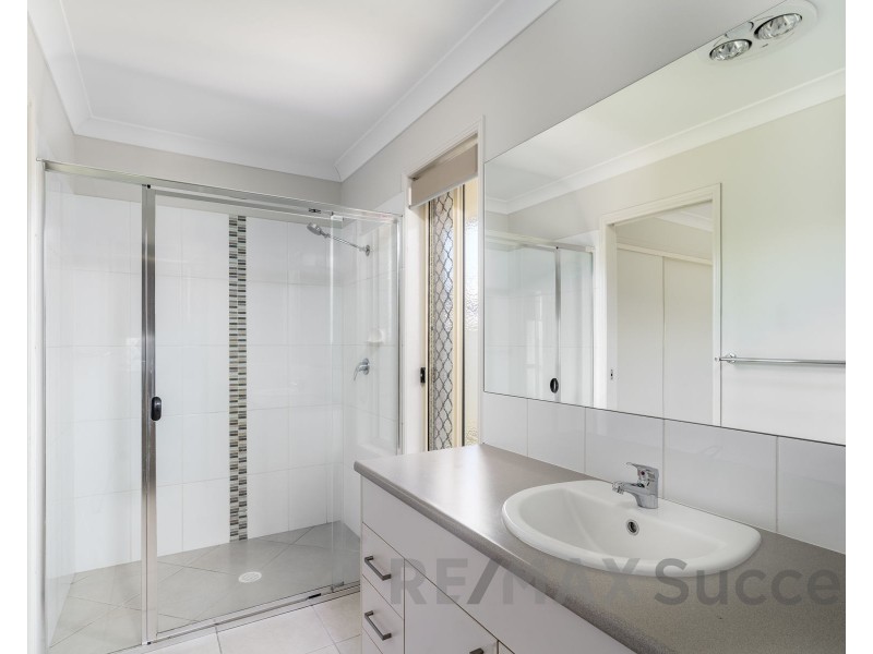 19 Sweeney Street, Kearneys Spring QLD 4350