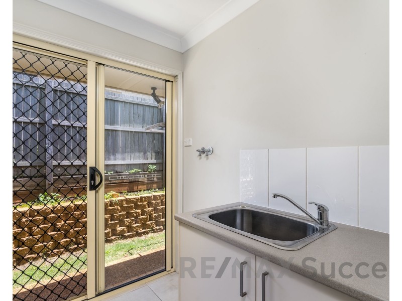 19 Sweeney Street, Kearneys Spring QLD 4350