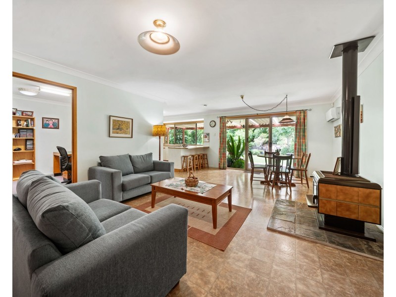 10 Pizzoni Road, Glenvale QLD 4350