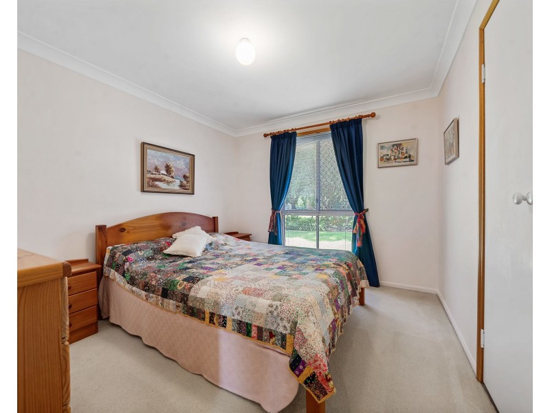 10 Pizzoni Road, Glenvale QLD 4350