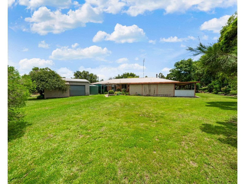 10 Pizzoni Road, Glenvale QLD 4350