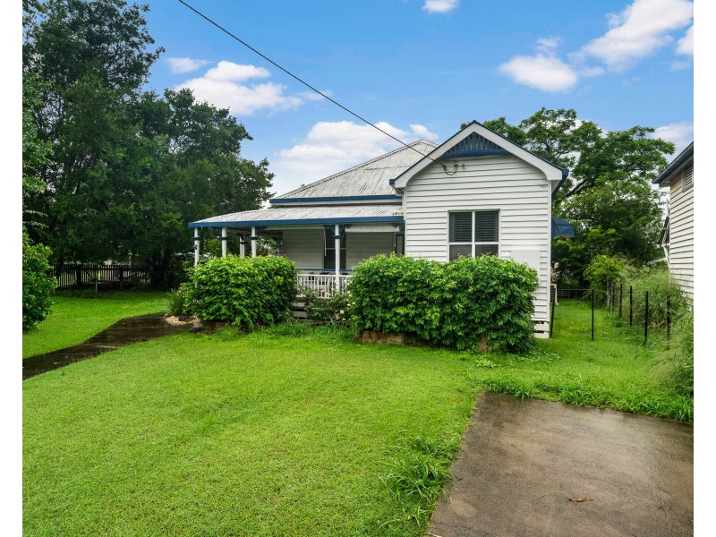 16 Railway Street, Helidon QLD 4344