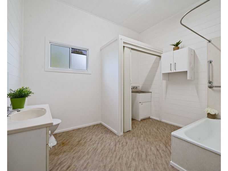 16 Railway Street, Helidon QLD 4344