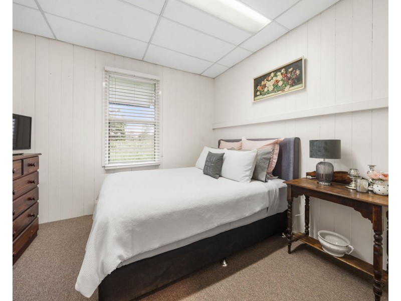 16 Railway Street, Helidon QLD 4344