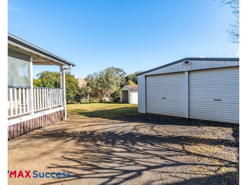 13 McIntyre Street, Centenary Heights QLD 4350