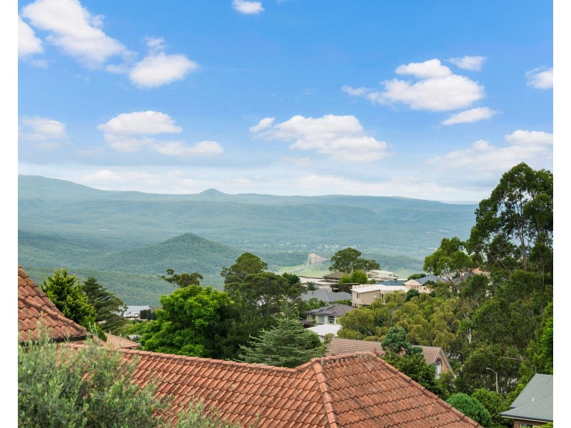 8 Dalston Court, Mount Lofty QLD 4350