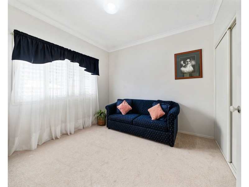 8 Dalston Court, Mount Lofty QLD 4350