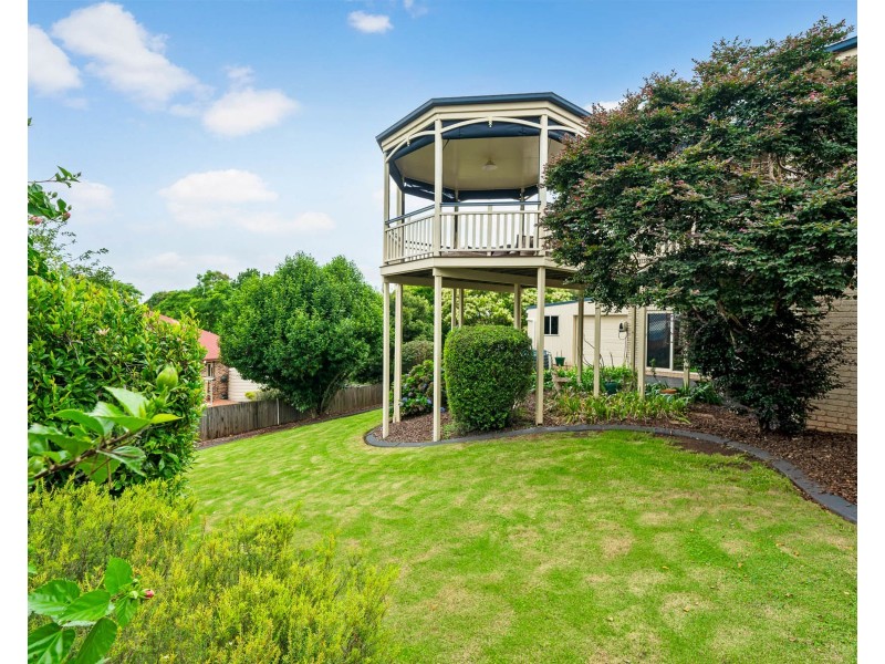 8 Dalston Court, Mount Lofty QLD 4350